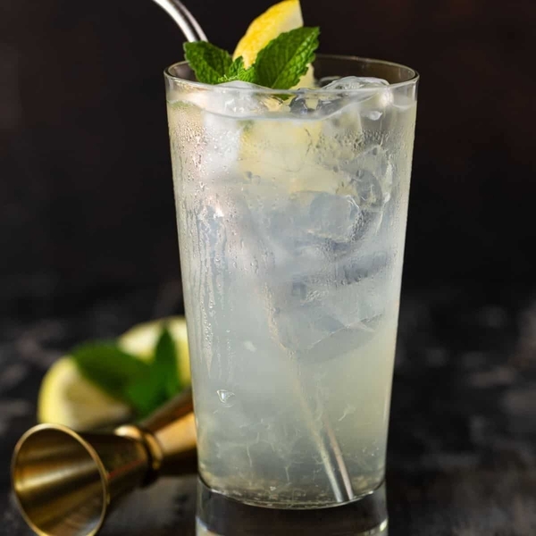 Elderflower-Vodka-Lemonade-Featured-Image